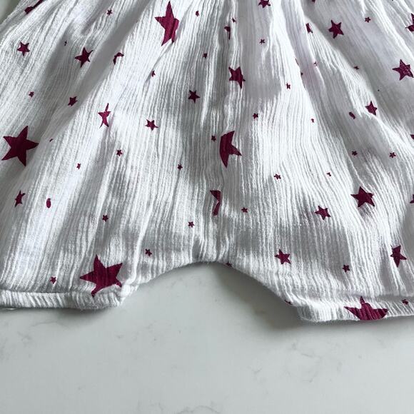 Louis Louise white muslin drop crotch shorts with red stars Unisex 12 months - Picture 6 of 8